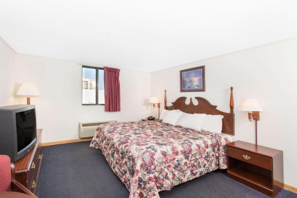 King Room - Disability Access/Non-Smoking